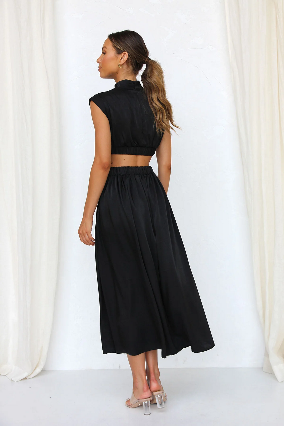 Amiyah - Elegant Waist Cut Out Dress With Pockets